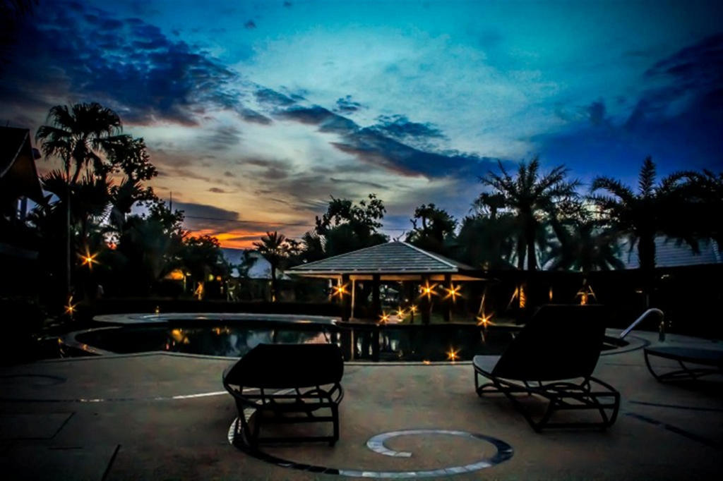 Taman Resort Пхітсанулок Екстер'єр фото