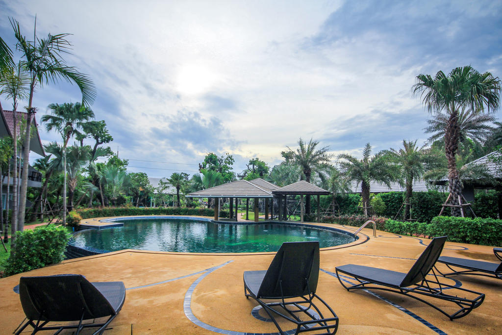 Taman Resort Пхітсанулок Екстер'єр фото