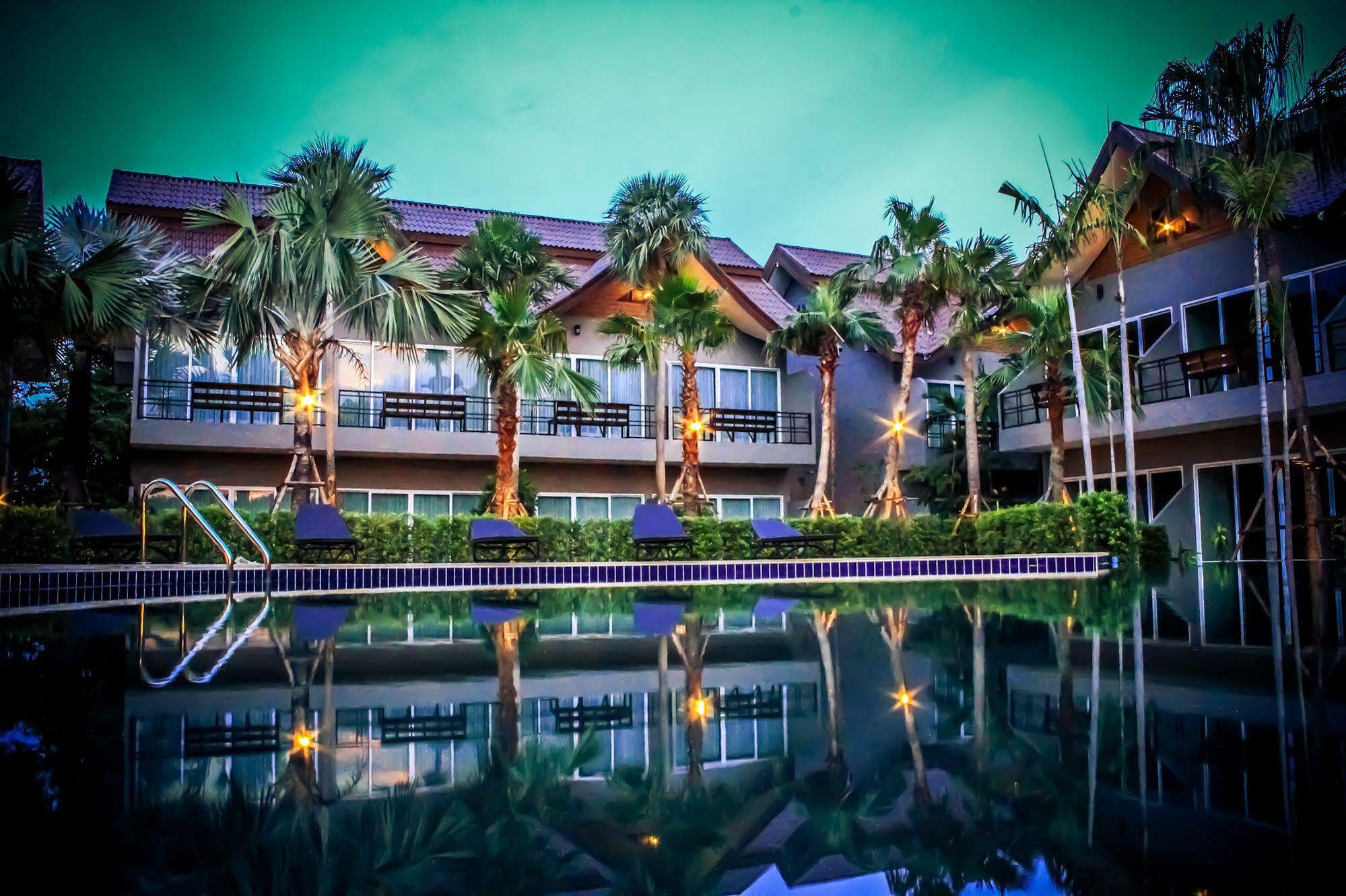 Taman Resort Пхітсанулок Екстер'єр фото